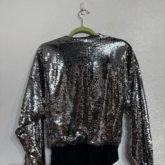 Silver Sequin Deep Plunging Bodysuit Sz XL - Picture 6 of 10